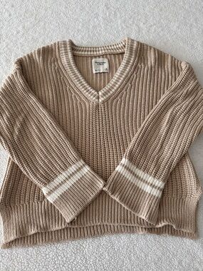 Women’s Cream-Tan V-Neck Knit Sweater